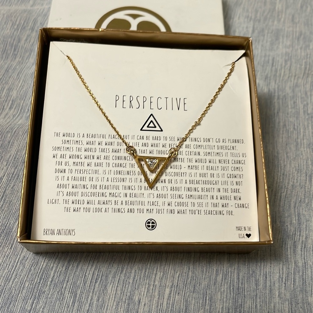 Perspective necklace